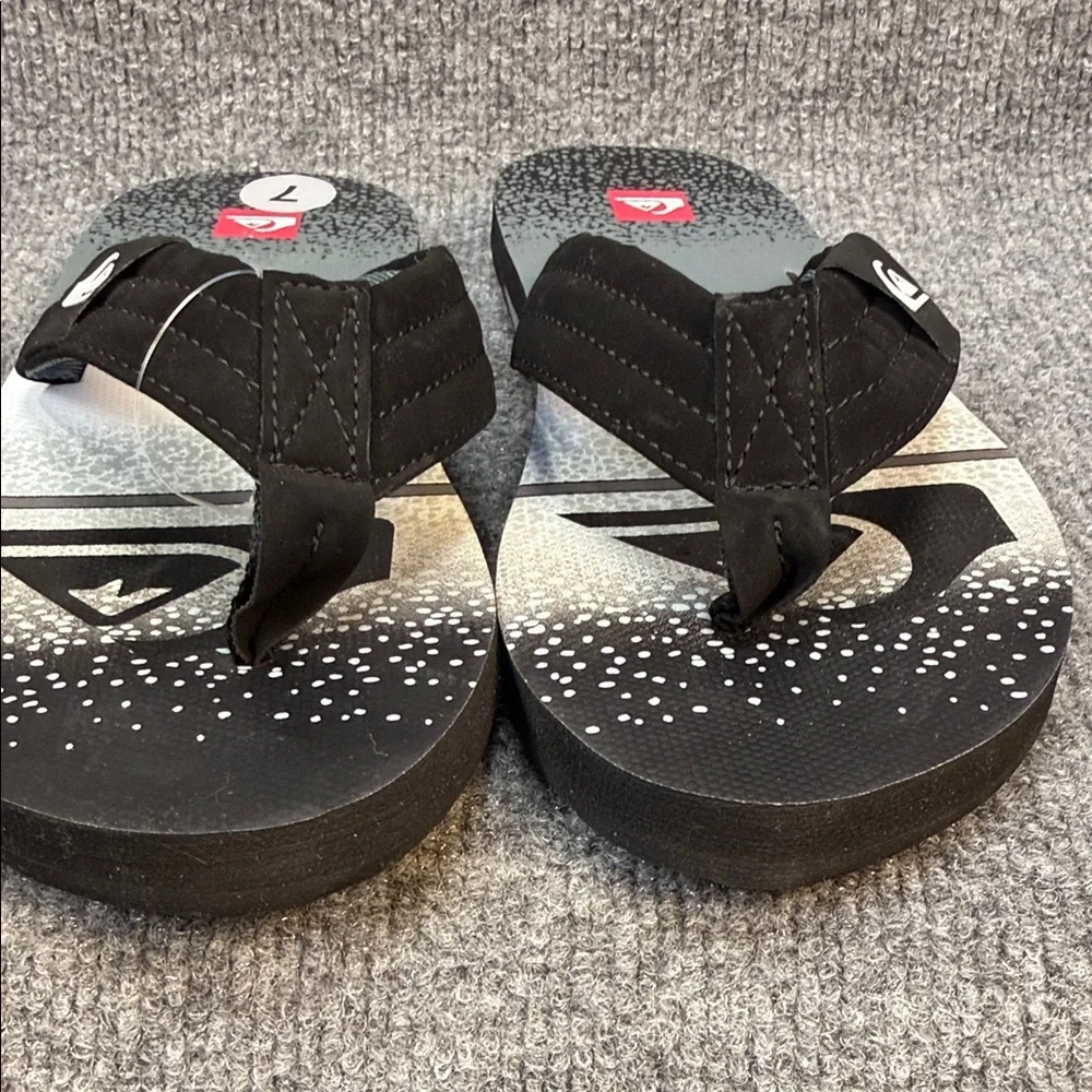 Quiksilver Black and Gray Gradient Men’s Sandals Size 7 EU40 NWOT